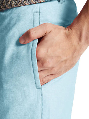 SKY BLUE 7 Inch Heather Performance Golf Shorts detail shot of right hand in side pocket